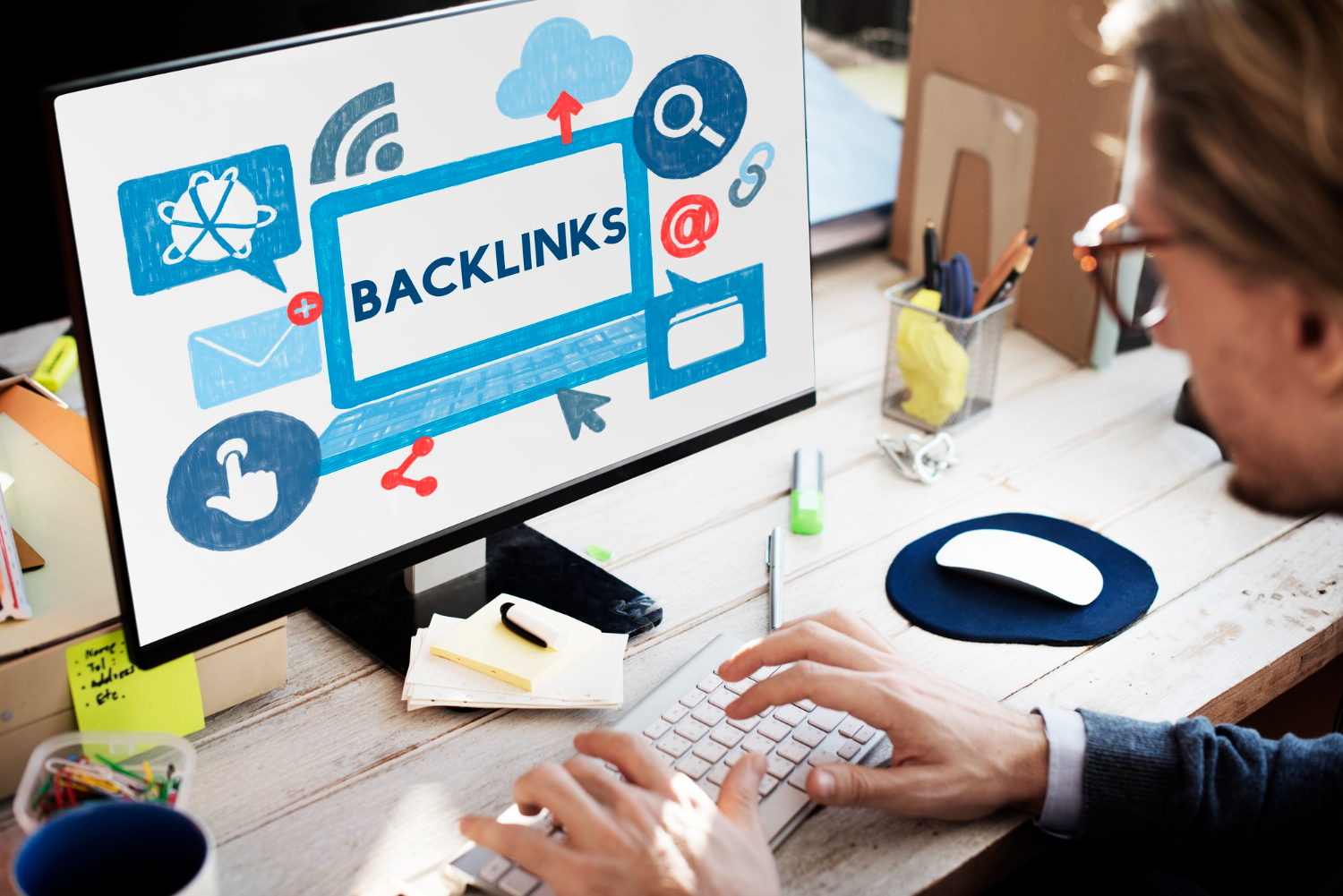 backlink-hyperlink-networking-internet-online-technology-concept